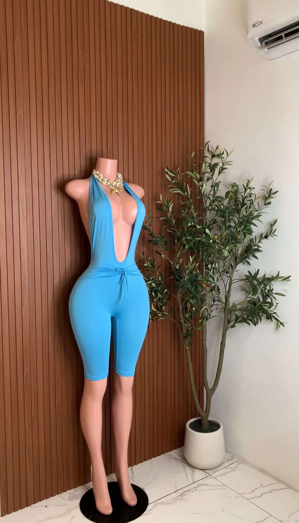 Capri (blue)