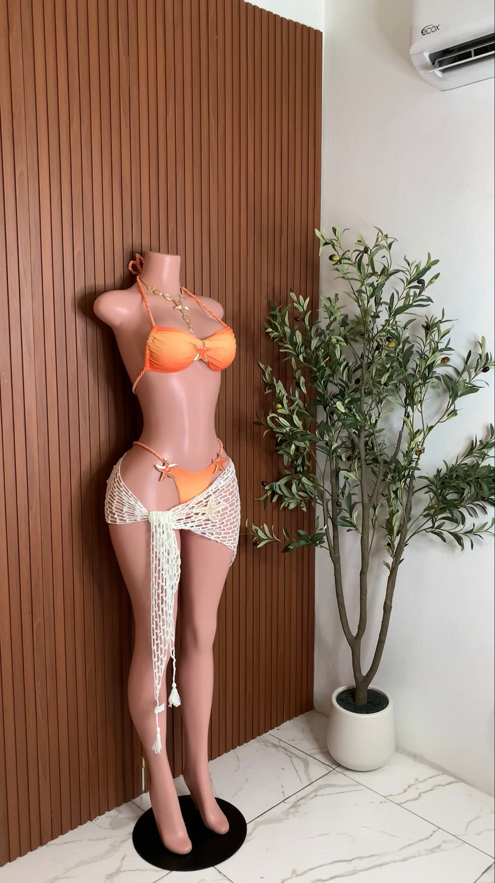 Star (orange)