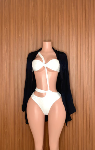 Taunt (white)